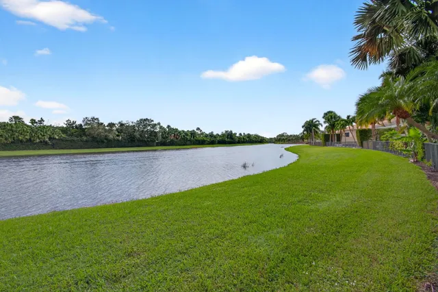 $1,999,000 | 502 VÃa Toledo, Palm Beach Gardens, FL 33418