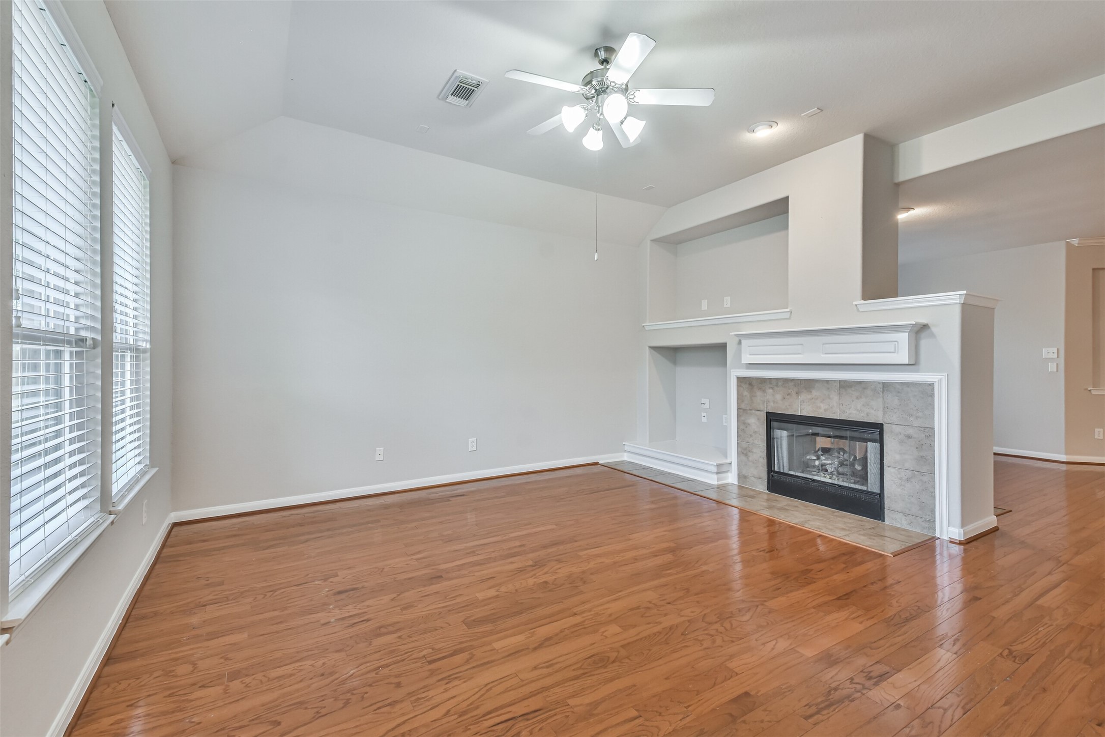 9506 Gramond Hall Court Spring, TX 77379 - Photo 9 of 42