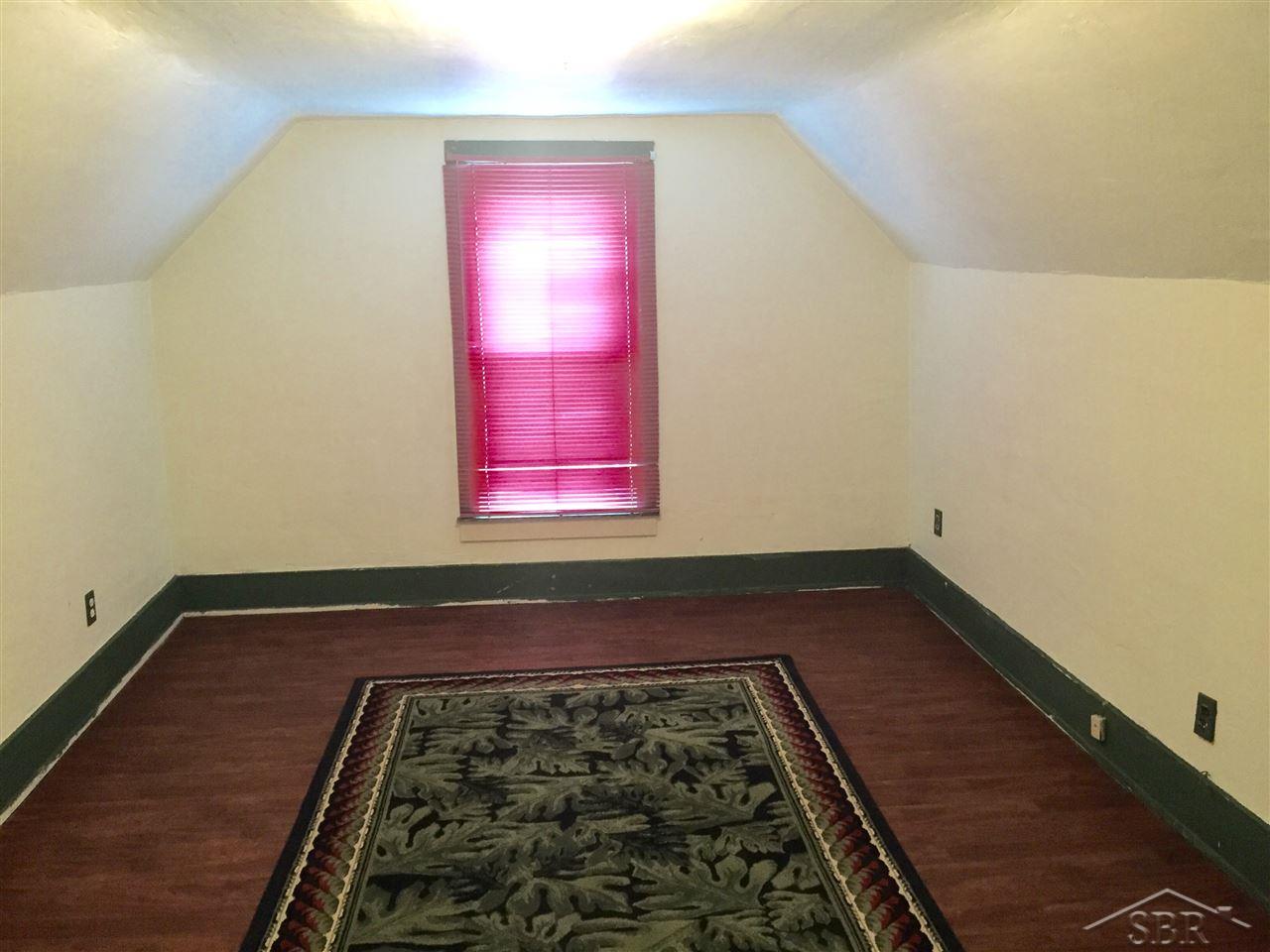 420 Taylor Street Bay City, MI 48708 - Photo 7 of 9 31261083-6.JPG
