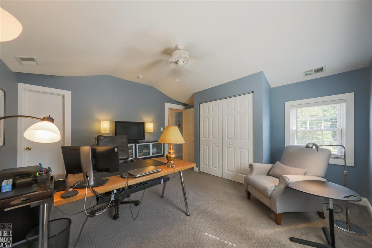 381 Kerby Road Grosse Pointe, MI 48236 - Photo 28 of 40 50017868-27.JPG
