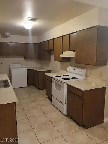 $1,500 | 1913 Allen Avenue, Henderson, NV 89011