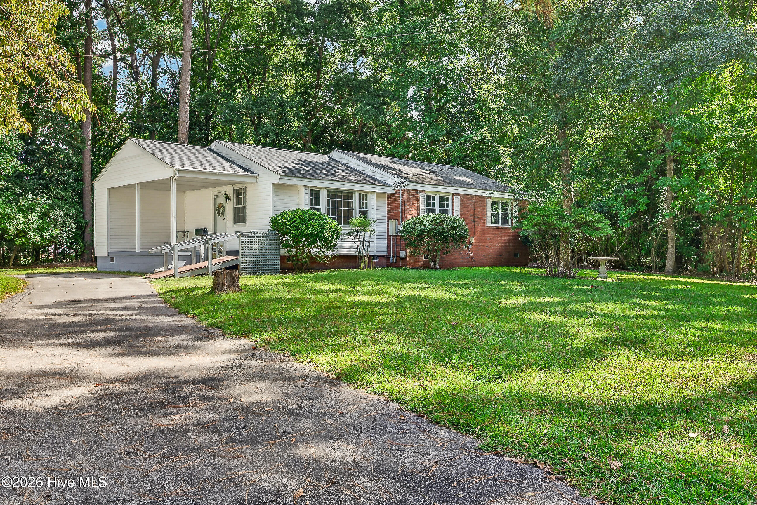 300 Decatur Road Jacksonville, NC 28540 - Photo 4 of 38 Gallery Image 4