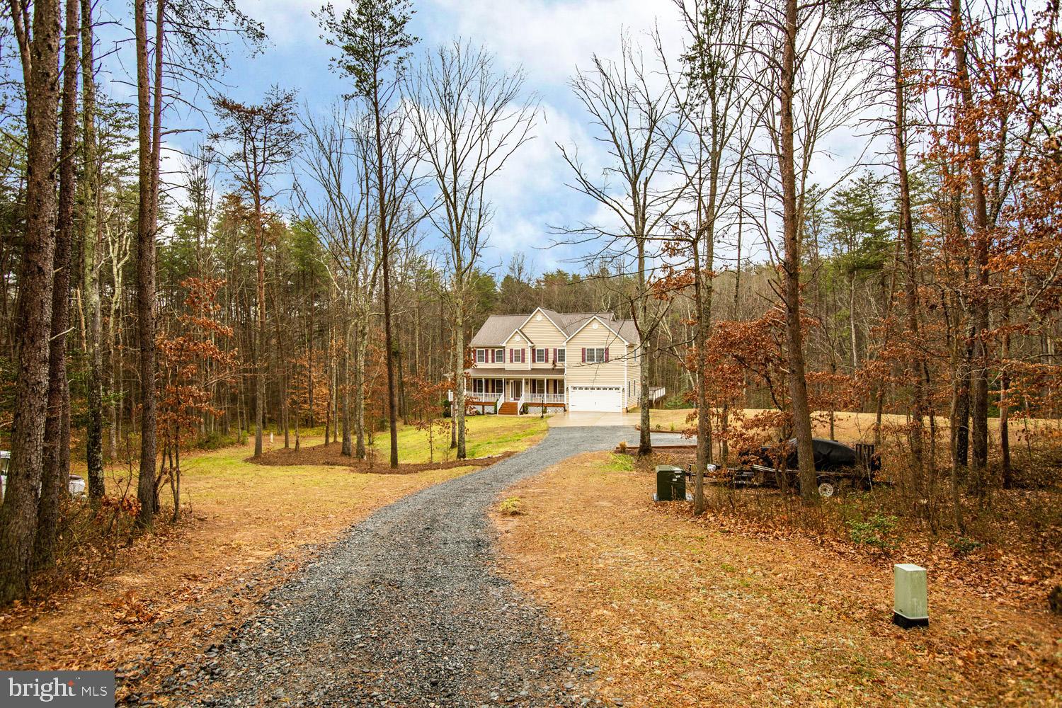 2252 Partlow Road Beaverdam, VA 23015 - Photo 45 of 52 Private driveway