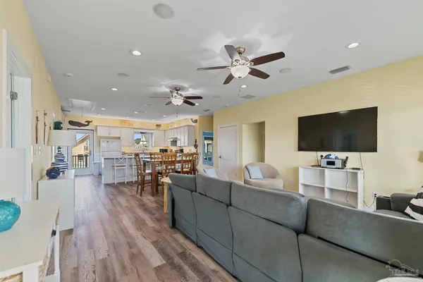 $1,299,999 | 8162 Gulf Boulevard, Navarre Beach, FL 32566