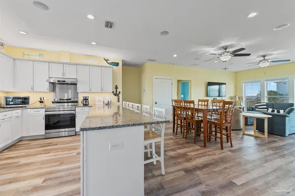 $1,299,999 | 8162 Gulf Boulevard, Navarre Beach, FL 32566