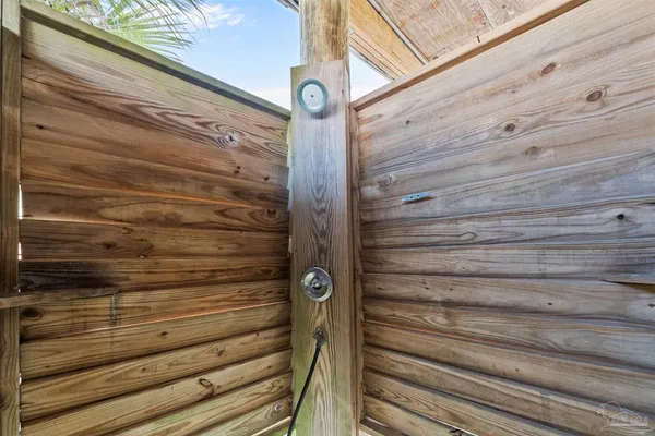 $1,299,999 | 8162 Gulf Boulevard, Navarre Beach, FL 32566