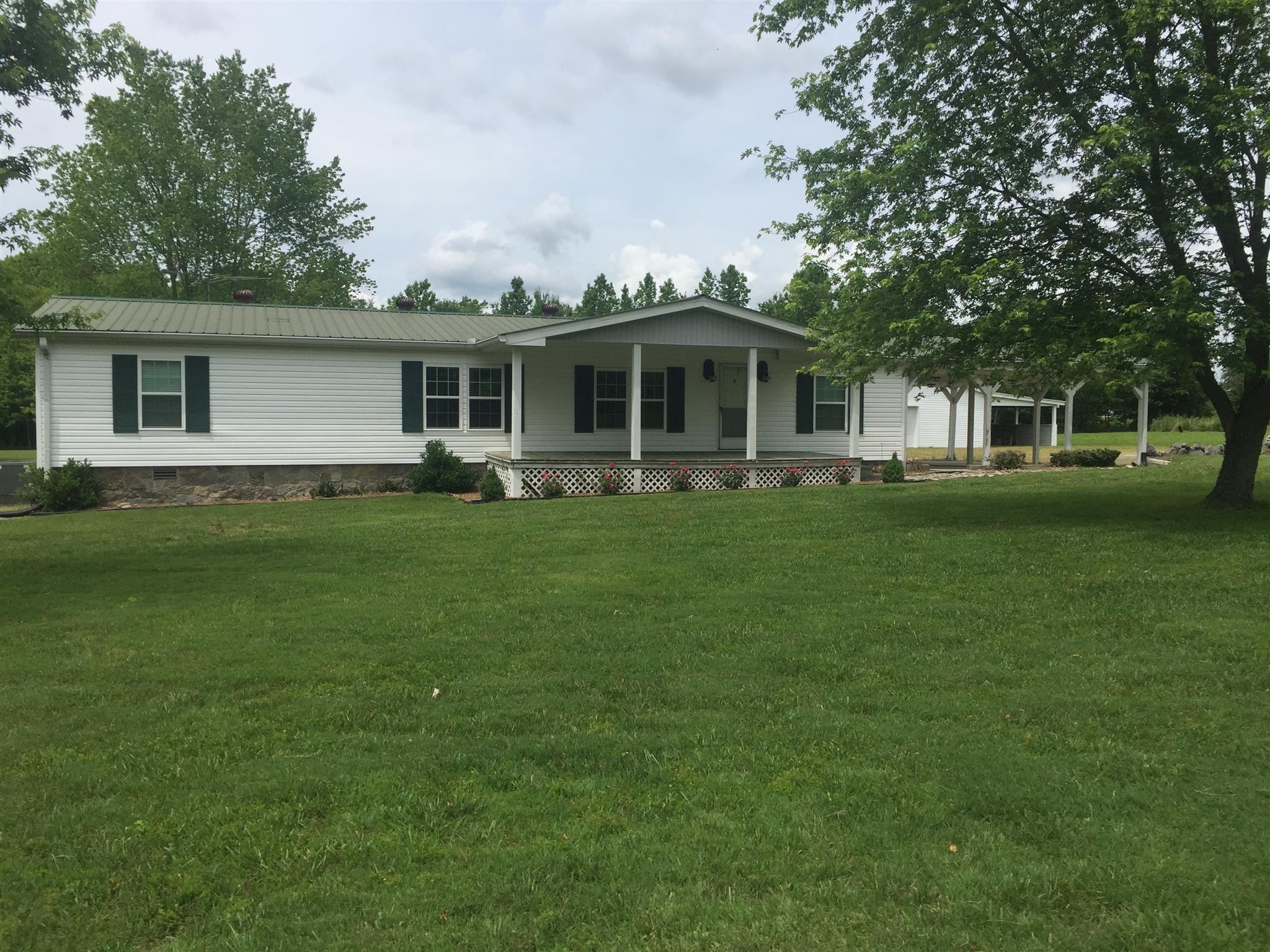 1801 Union Camp Road Lafayette, TN 37083 - Photo 1 of 18