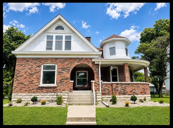 $250,000 | 210 West Spruce Street, Shelbina, MO 63468