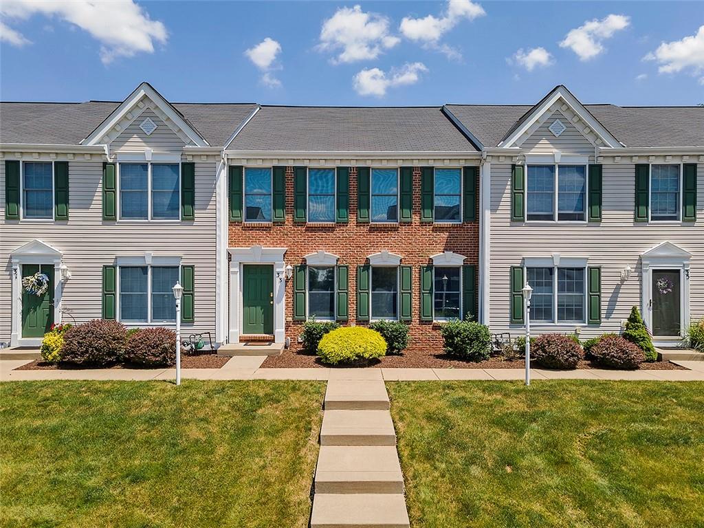 33 Castle View Drive McKees Rocks, PA 15136 - Photo 1 of 25