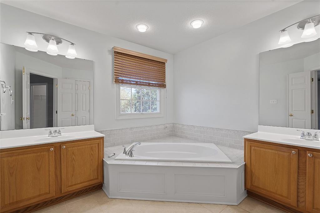 33 Castle View Drive McKees Rocks, PA 15136 - Photo 14 of 25