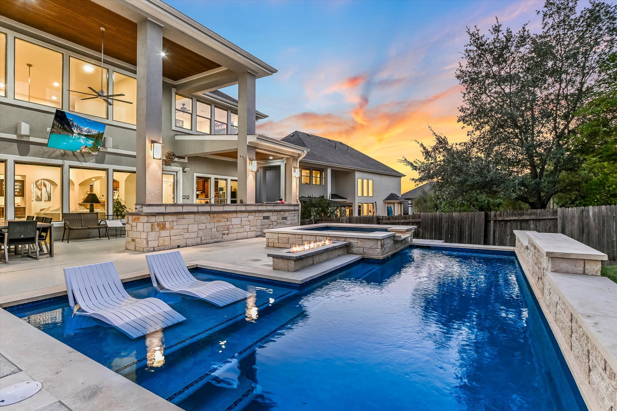 600 Emerald Ridge Drive Austin, TX 78732 - Photo 2 of 40