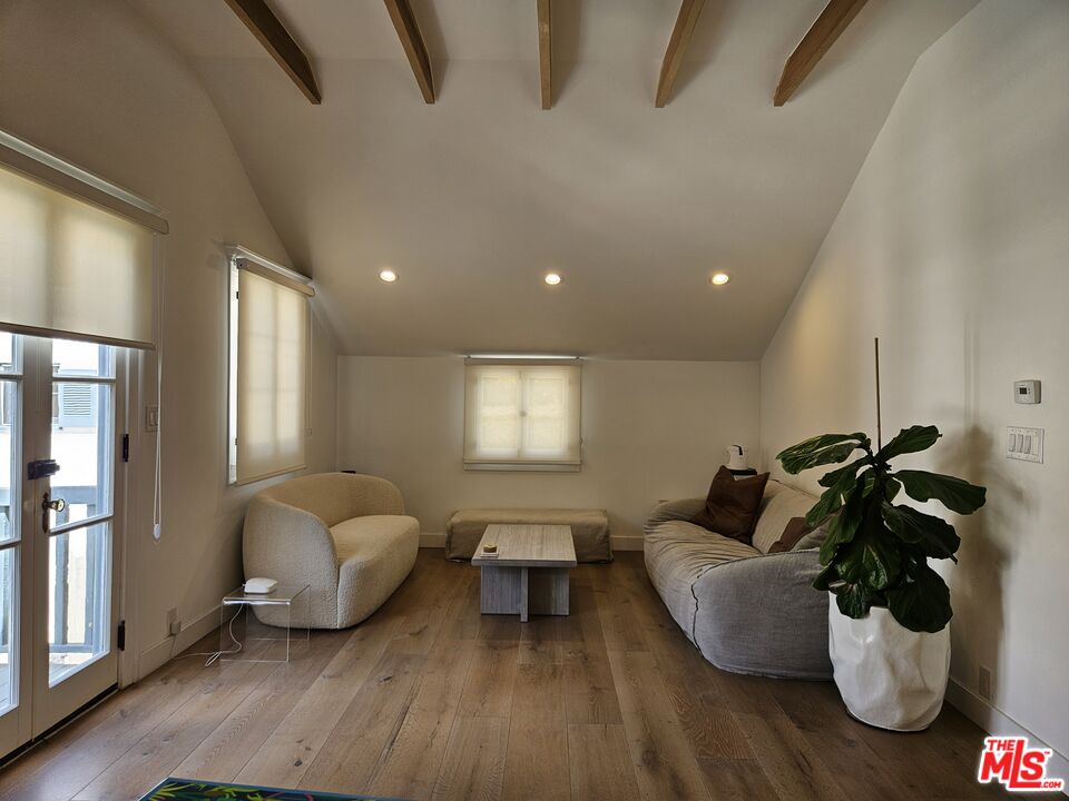 212 South Muirfield Road Los Angeles, CA 90004 - Photo 2 of 20