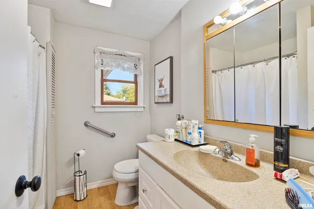 $207,900 | 335 North Lakeshore Drive, Hanna City, IL 61536