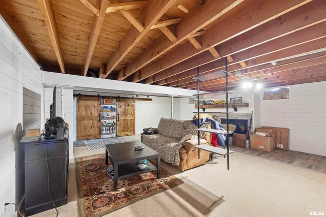 $207,900 | 335 North Lakeshore Drive, Hanna City, IL 61536