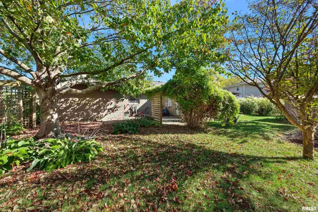 $207,900 | 335 North Lakeshore Drive, Hanna City, IL 61536