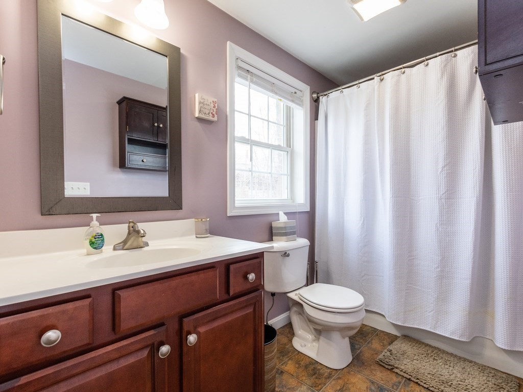 7 Stuart Street Gardner, MA 01440 - Photo 12 of 28 Gallery Image 12