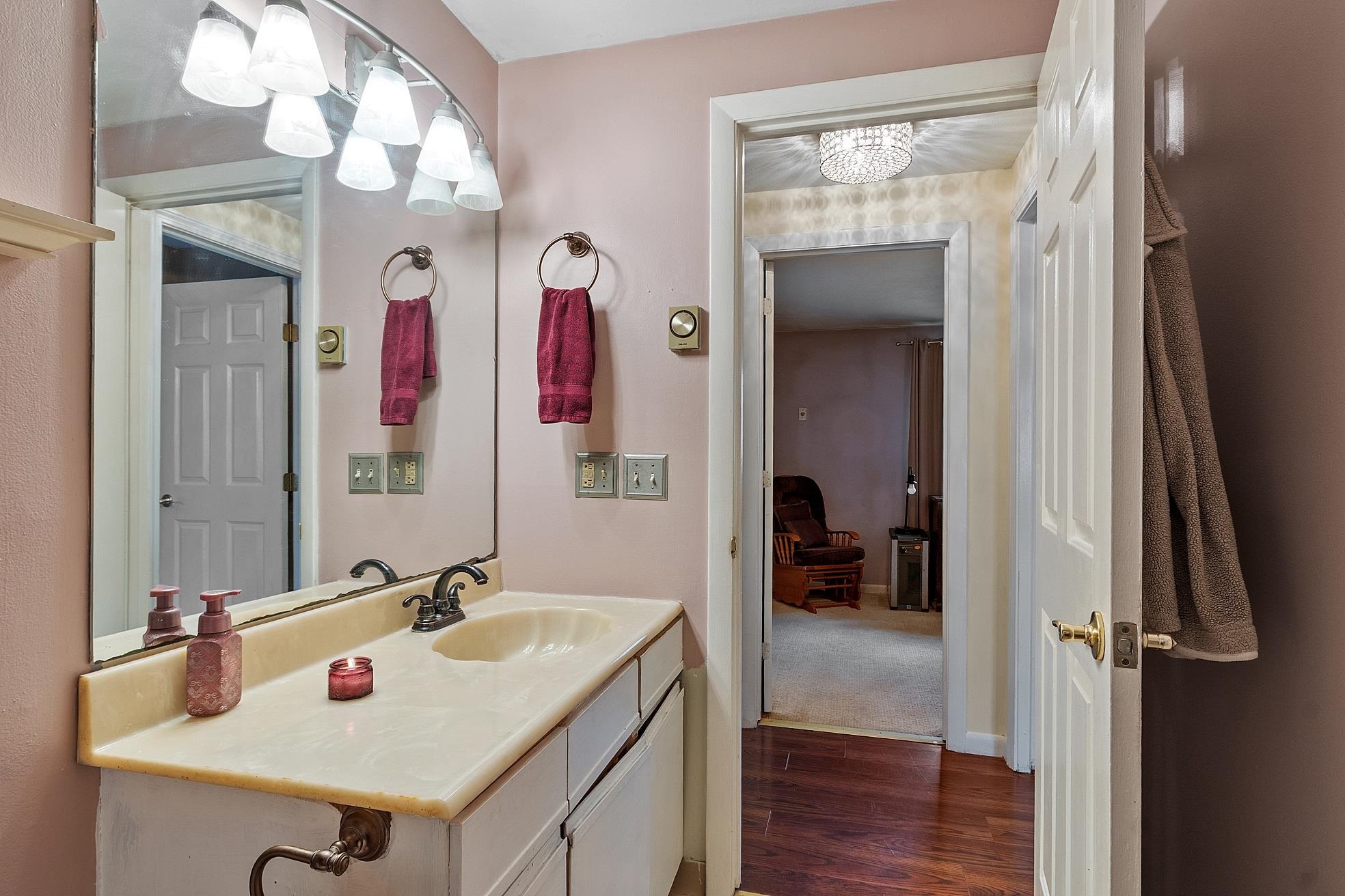 23 Old Stagecoach Road, Unit 15 Epping, NH 03042 - Photo 19 of 28