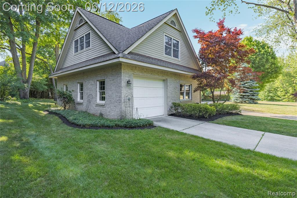 905 Spring Drive Northville, MI 48167 - Photo 5 of 98