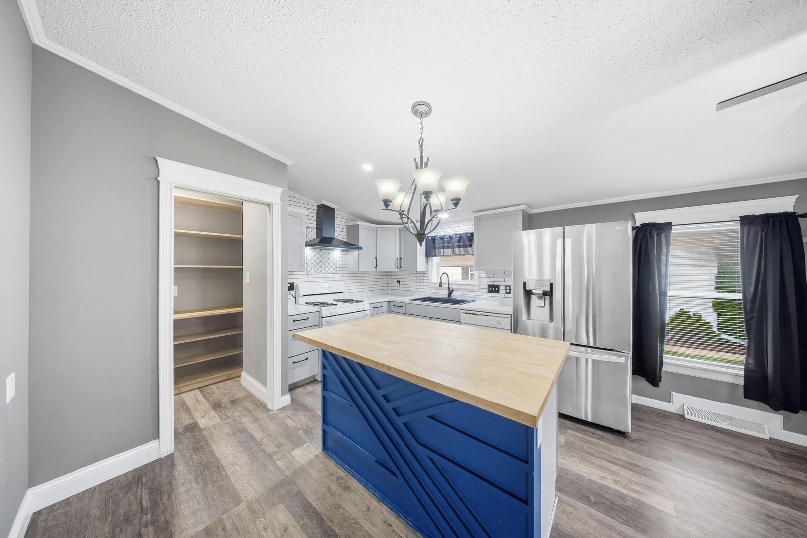 830 South 10th Street DeKalb, IL 60115 - Photo 12 of 41