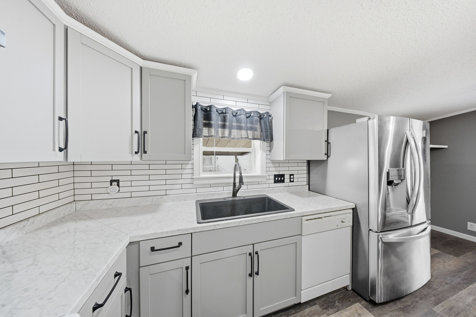 830 South 10th Street DeKalb, IL 60115 - Photo 15 of 41