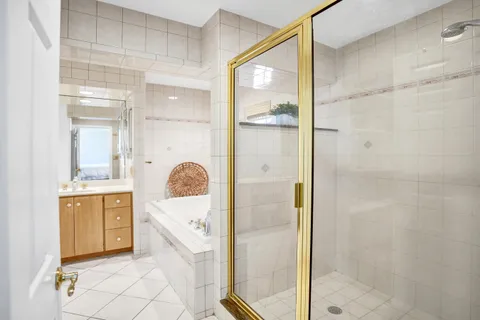 $1,650,000 | 4240 Northeast 28th Avenue, Fort Lauderdale, FL 33308