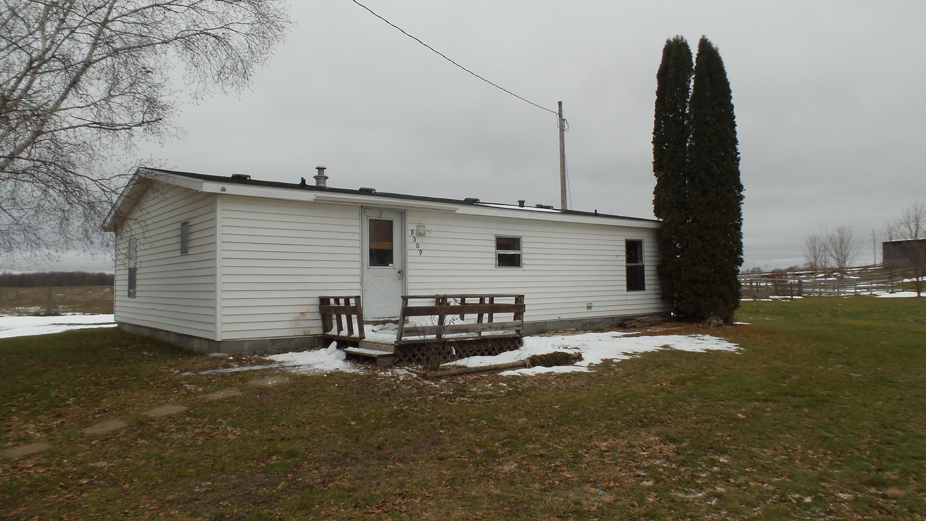 8509 North Extension Road Cheboygan, MI 49721 - Photo 1 of 10 Gallery Image 1