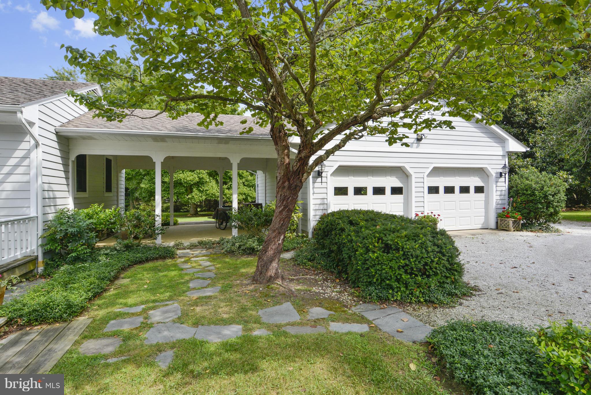 27478 Westpoint Road Easton, MD 21601 - Photo 4 of 30 Breezeway to garage