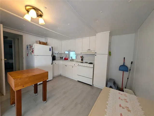 $1,950 | 1702 Olympia Fields Street, Sarasota, FL 34234