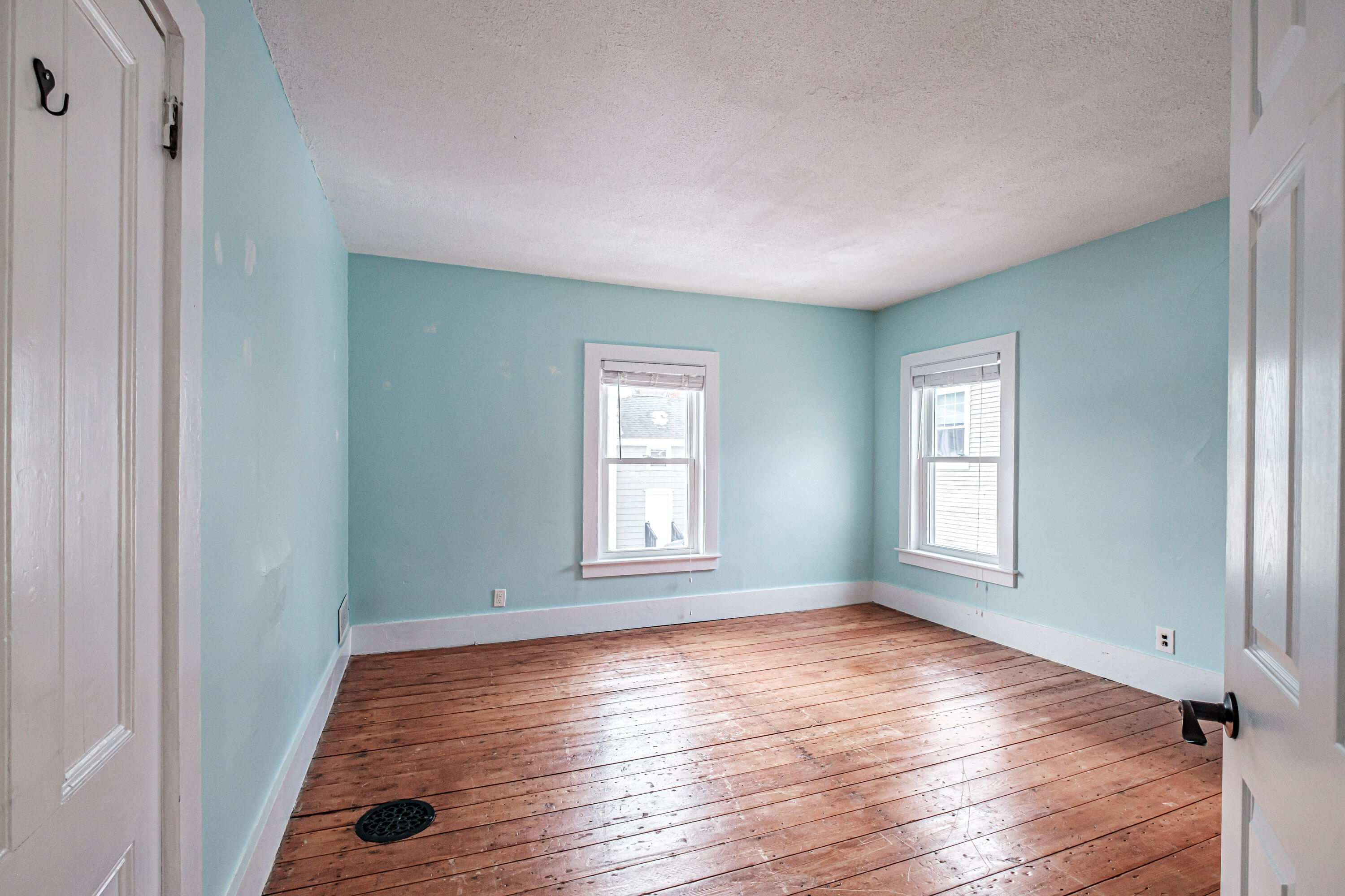 722 Middle Street Bath, ME 04530 - Photo 20 of 32 Second bedroom
