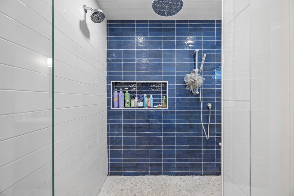 414 Ruth Street Kerrville, TX 78028 - Photo 12 of 19 a bathroom with a shower