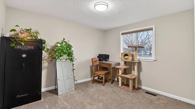 $399,900 | 306 South Flora Road, Greenacres, WA 99016