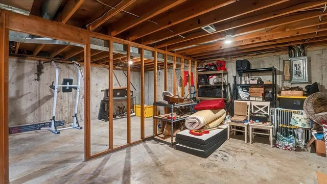 $399,900 | 306 South Flora Road, Greenacres, WA 99016