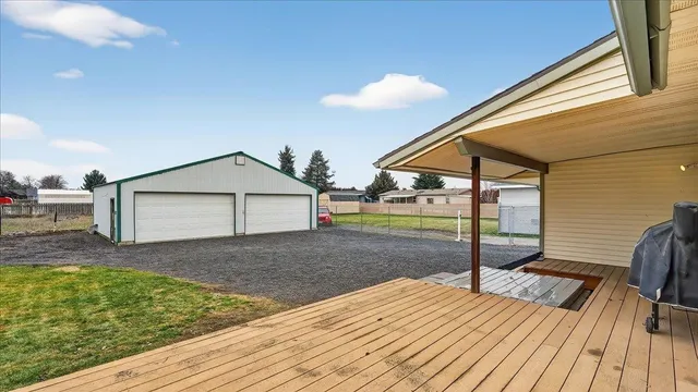 $399,900 | 306 South Flora Road, Greenacres, WA 99016
