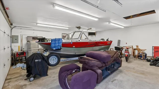 $399,900 | 306 South Flora Road, Greenacres, WA 99016