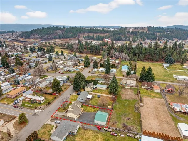 $399,900 | 306 South Flora Road, Greenacres, WA 99016