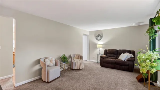 $399,900 | 306 South Flora Road, Greenacres, WA 99016