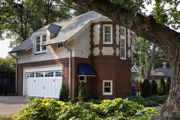$2,995,000 | 2740 West Lake Of The Isles Parkway, Minneapolis, MN 55416
