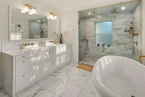 $2,995,000 | 2740 West Lake Of The Isles Parkway, Minneapolis, MN 55416