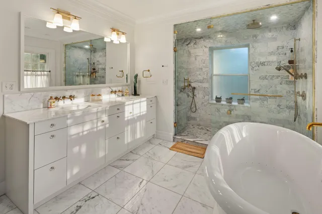 $2,995,000 | 2740 West Lake Of The Isles Parkway, Minneapolis, MN 55416