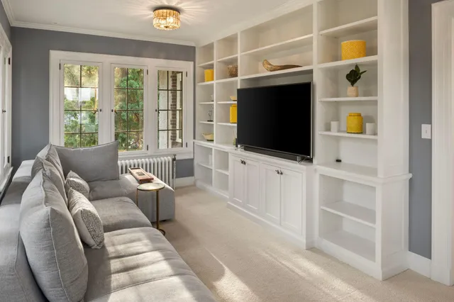 $2,995,000 | 2740 West Lake Of The Isles Parkway, Minneapolis, MN 55416