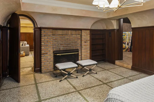 $2,995,000 | 2740 West Lake Of The Isles Parkway, Minneapolis, MN 55416