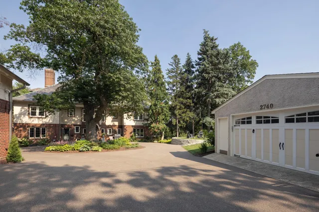 $2,995,000 | 2740 West Lake Of The Isles Parkway, Minneapolis, MN 55416