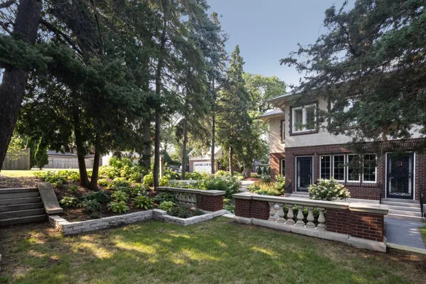 $2,995,000 | 2740 West Lake Of The Isles Parkway, Minneapolis, MN 55416