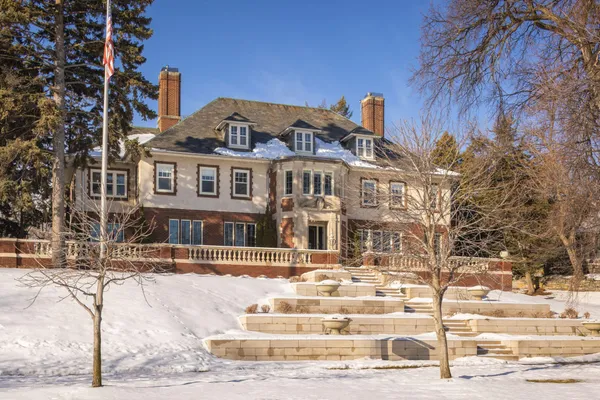$2,995,000 | 2740 West Lake Of The Isles Parkway, Minneapolis, MN 55416
