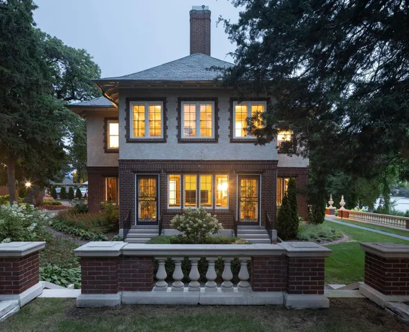 $2,995,000 | 2740 West Lake Of The Isles Parkway, Minneapolis, MN 55416
