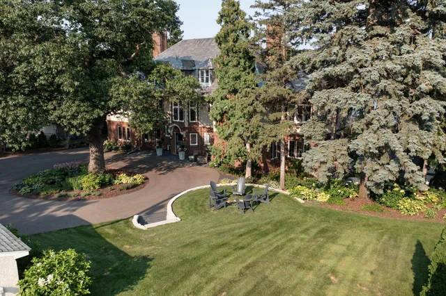 $2,995,000 | 2740 West Lake Of The Isles Parkway, Minneapolis, MN 55416