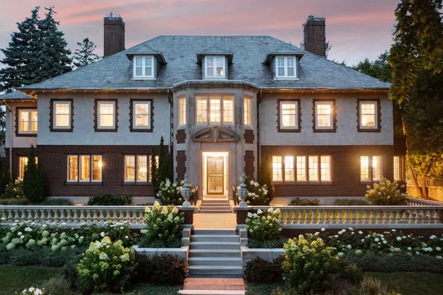 $2,995,000 | 2740 West Lake Of The Isles Parkway, Minneapolis, MN 55416