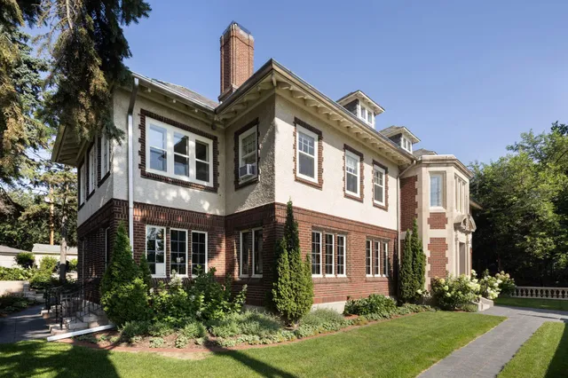 $2,995,000 | 2740 West Lake Of The Isles Parkway, Minneapolis, MN 55416