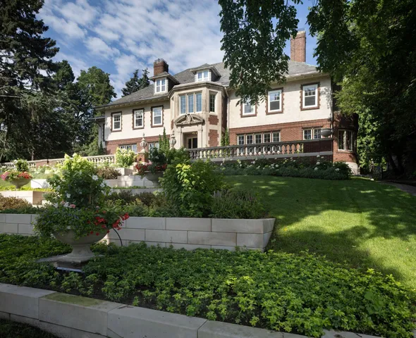 $2,995,000 | 2740 West Lake Of The Isles Parkway, Minneapolis, MN 55416