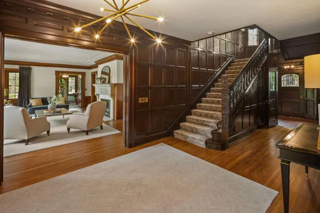 $2,995,000 | 2740 West Lake Of The Isles Parkway, Minneapolis, MN 55416